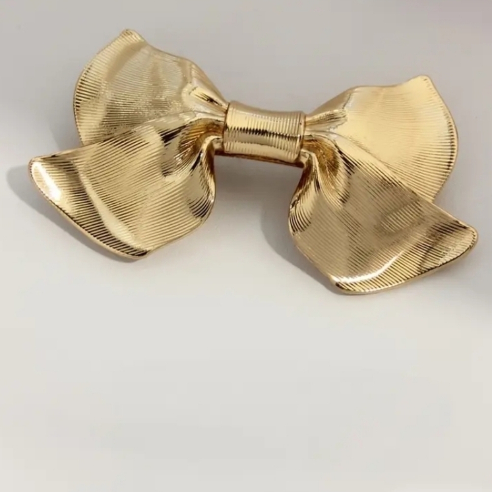 🆕️ Elegant Gold Bow Hair Clip